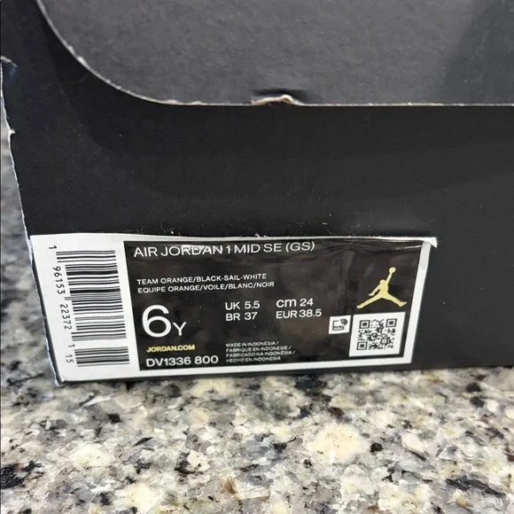 Nike Kids Sneakers - Red and Cream - Picture 2 of 16